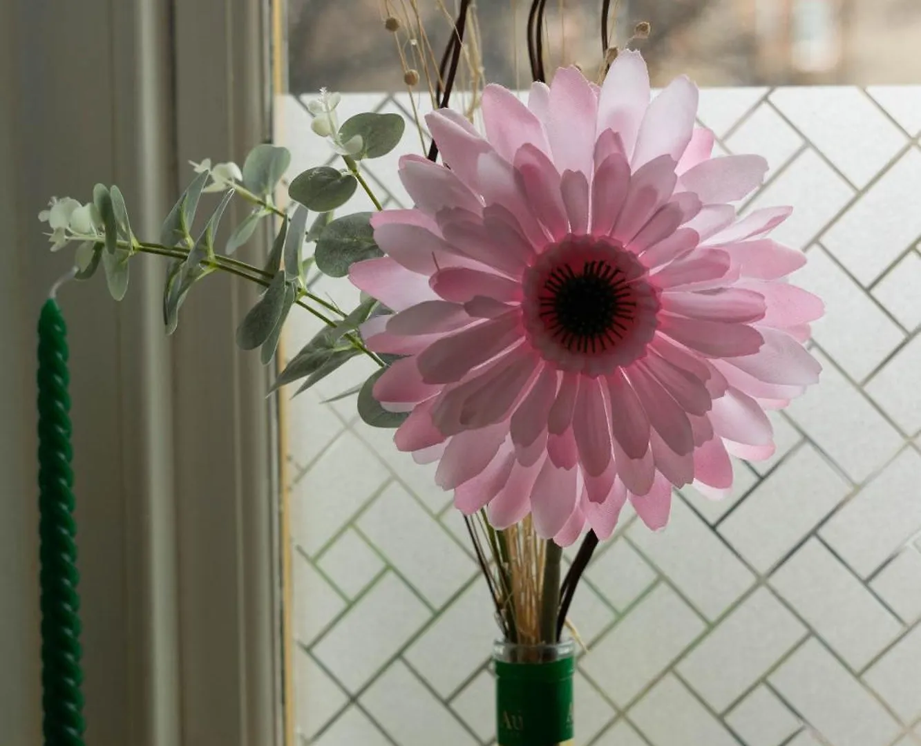 Cosy Leith Escape - Edinburgh City Apartment